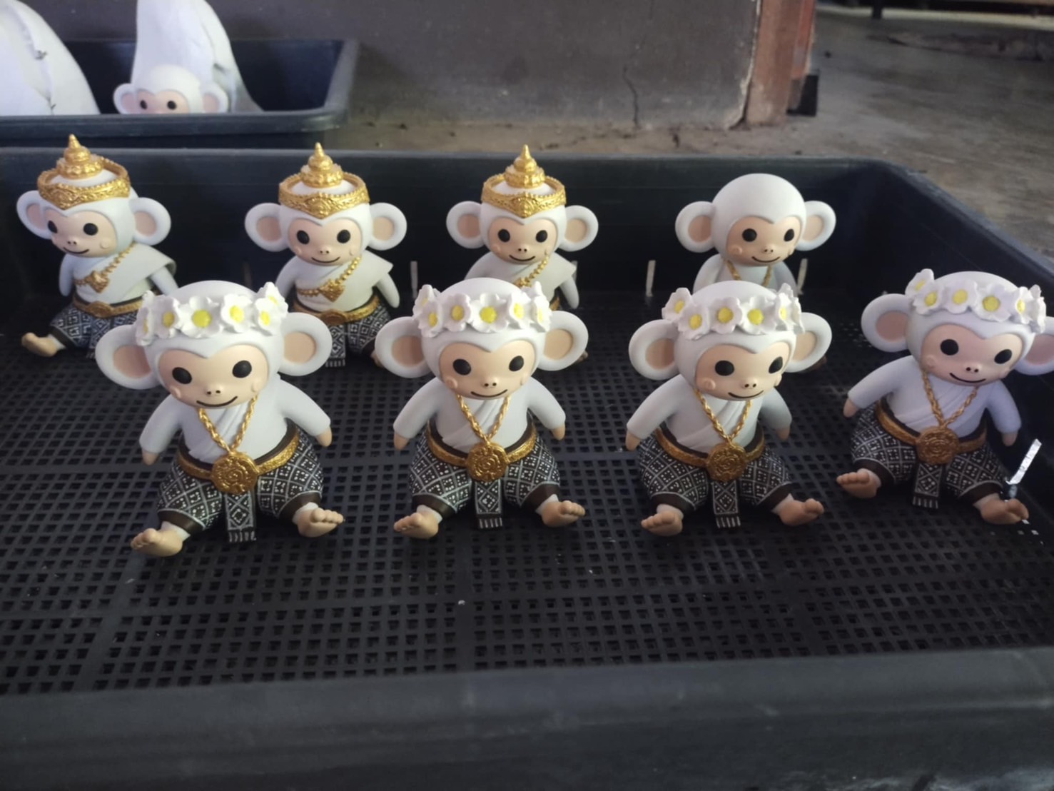 ตุ๊กตาลิงเรซิ่นผสมดินสอพอง