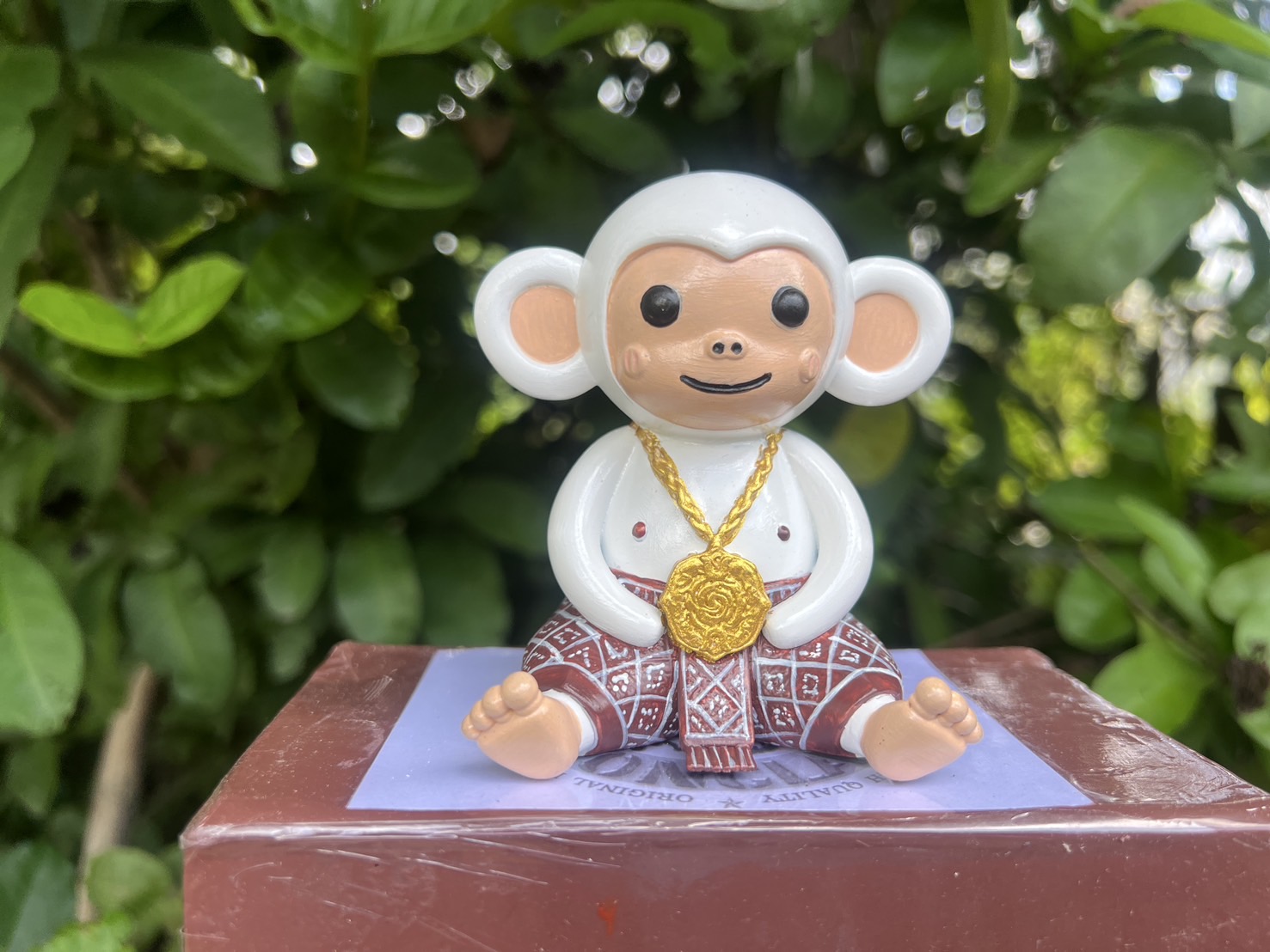 ตุ๊กตาลิงเรซิ่นผสมดินสอพอง