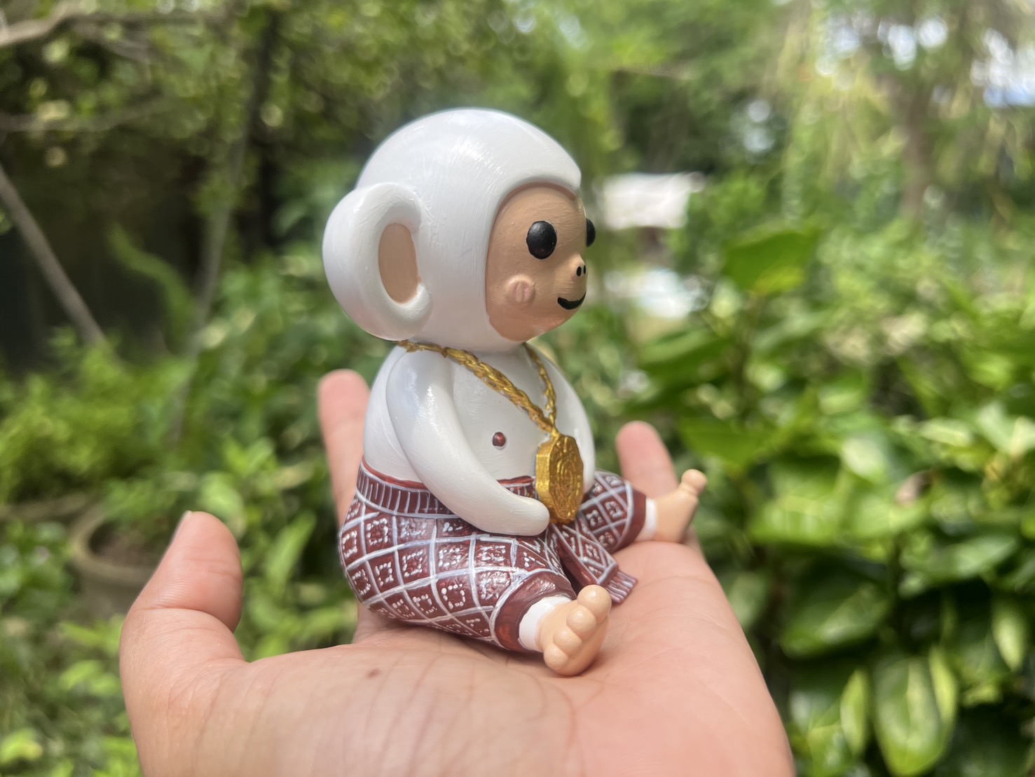 ตุ๊กตาลิงเรซิ่นผสมดินสอพอง