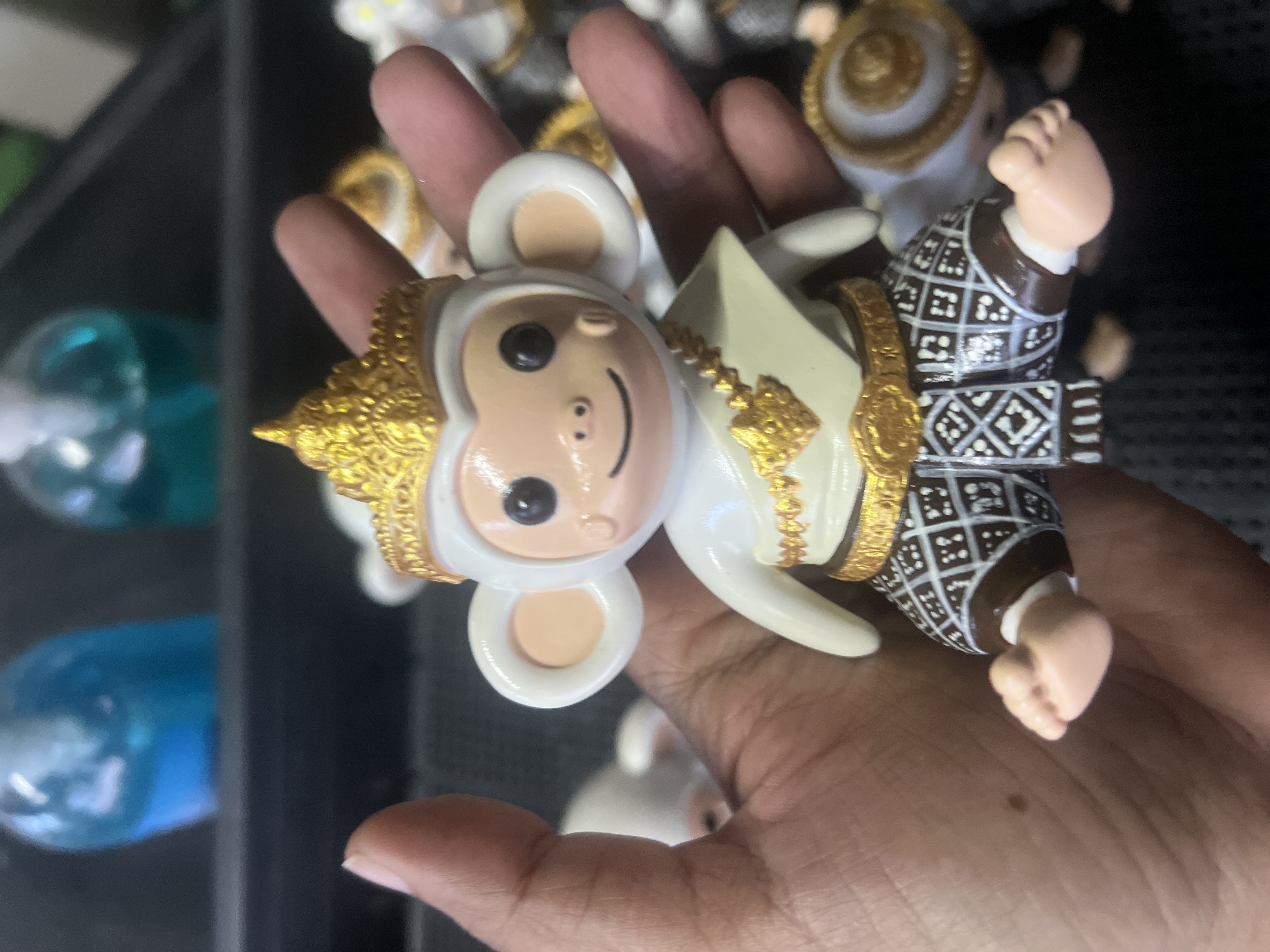 ตุ๊กตาลิงเรซิ่นผสมดินสอพอง