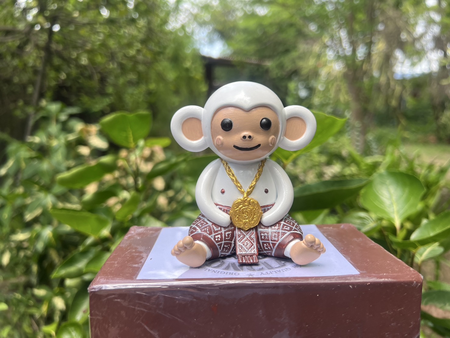 ตุ๊กตาลิงเรซิ่นผสมดินสอพอง