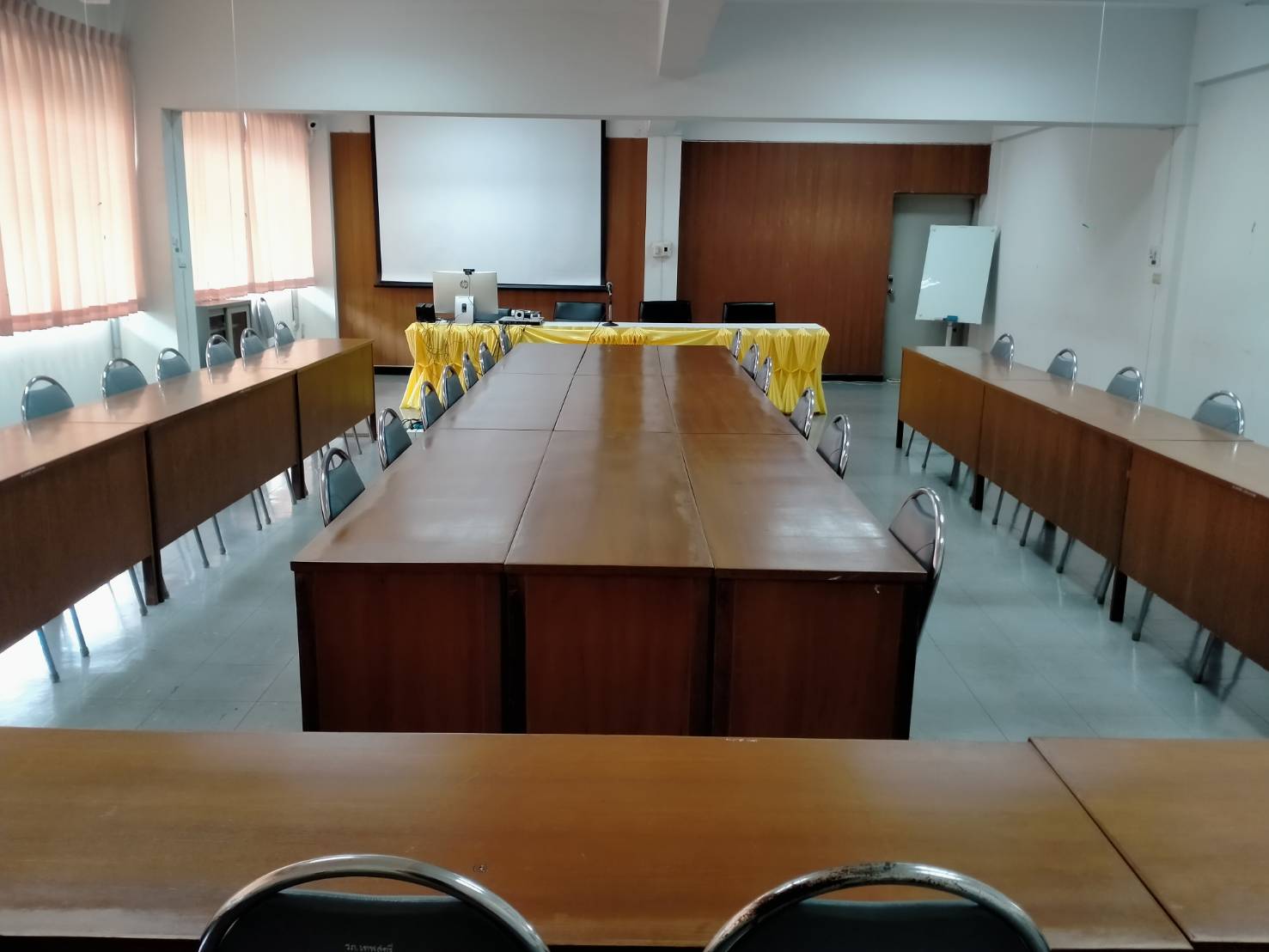 Lecture & Seminar Room